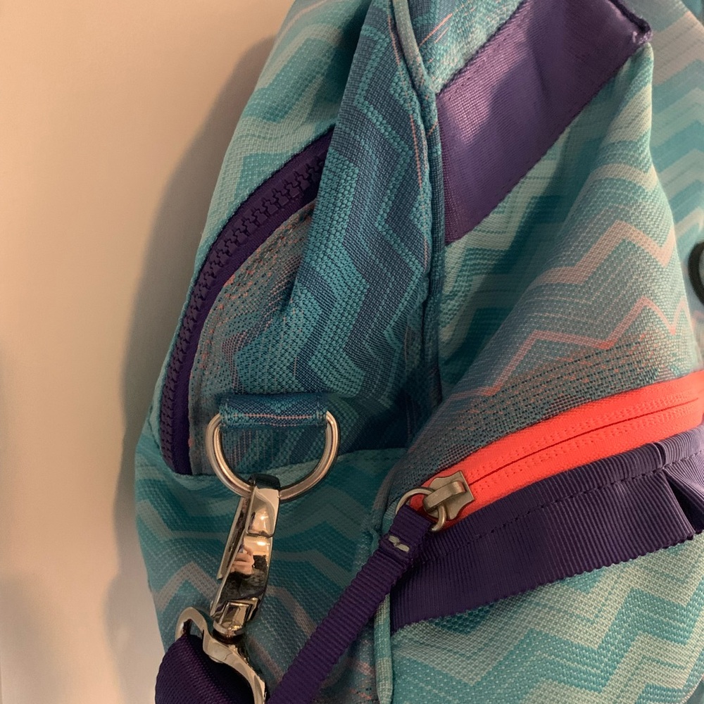 Ivivva Travel Sport Bag fun colors - Picture 2 of 4